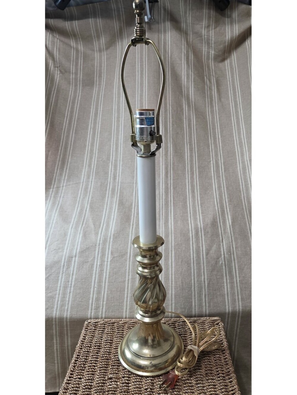 Stiffel Vintage Brass Table Lamp 26 Inch Tall 4lbs